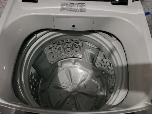 洗衣机脱水无力，运转时的声响很大是哪里坏了？如何进行故障的检修？