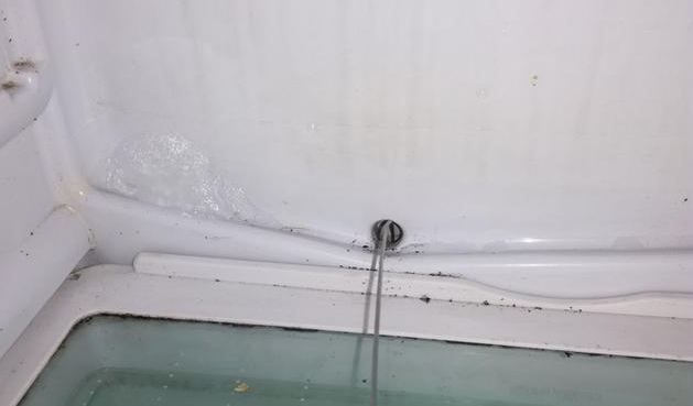 三星冰箱出水孔堵了怎么办，有哪些解决方案？如何预防出水孔堵塞？