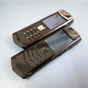 Vertu手机老是自动关机，明明手机有电，如何排查故障维修？