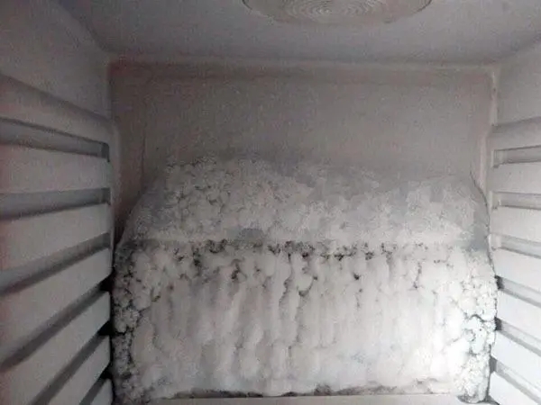 三星冰箱保鲜室结冰怎么回事？冰箱保鲜室结冰故障分析