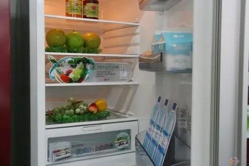 美的冰箱发臭是什么原因怎么处理？冰箱发臭怎么办？