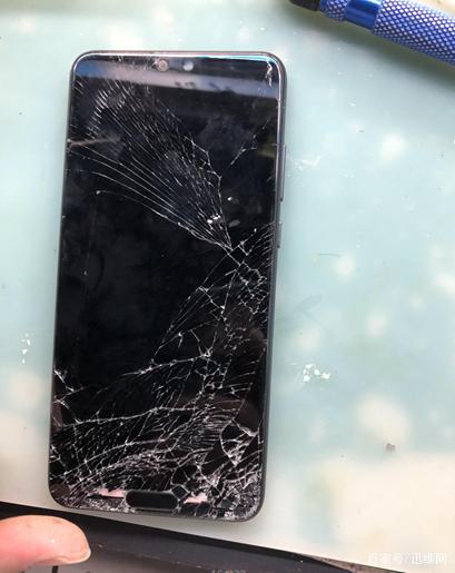 华为手机屏幕碎了换屏要多少钱？华为手机故障维修