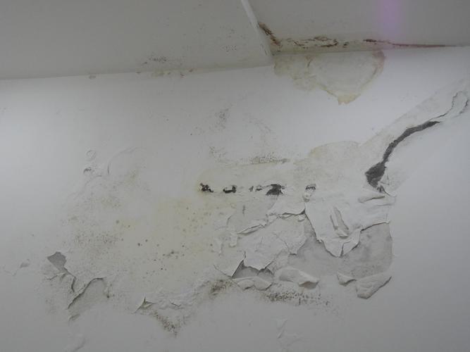 卫生间墙面渗水怎么解决？如何给卫生间做防水补漏？
