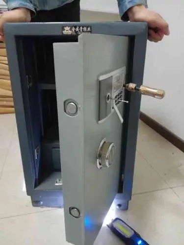 哈尔滨市电子保险柜没电了如何开锁？要找开锁师傅上门开吗？