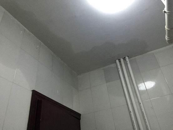 卫生间墙壁漏水，但是找不到漏水点，怎么办？