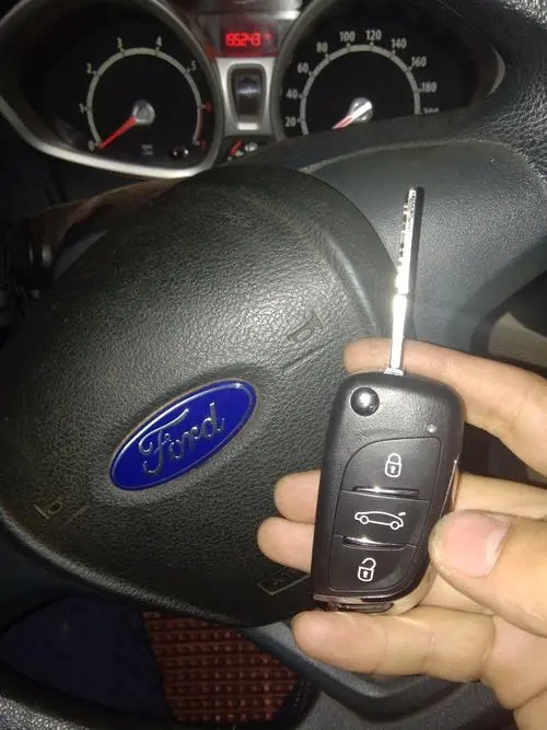汽车遥控钥匙怎么配新的？
