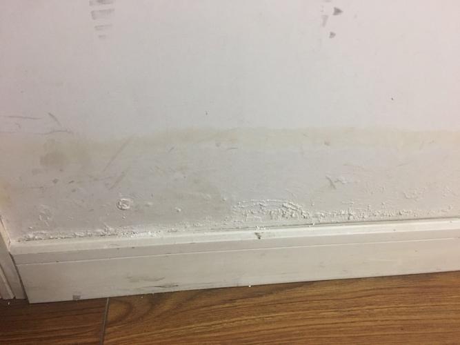 墙面漏水泛黄怎么处理方法？