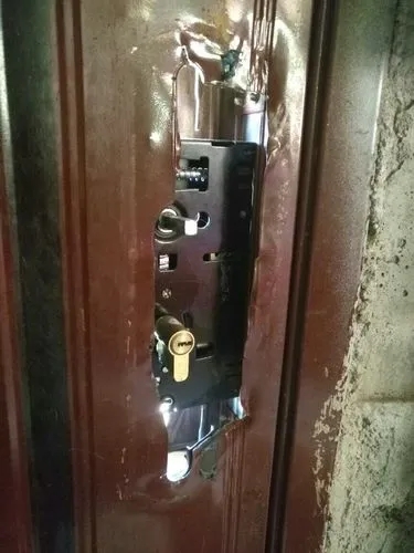 长春市防盗门钥匙断在锁里怎么办？