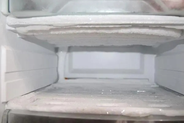 上菱冰箱结霜厉害是不是冰箱坏了？百修网分享冰箱结霜解决方法