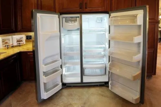 西门子冰箱底部漏水是什么原因？