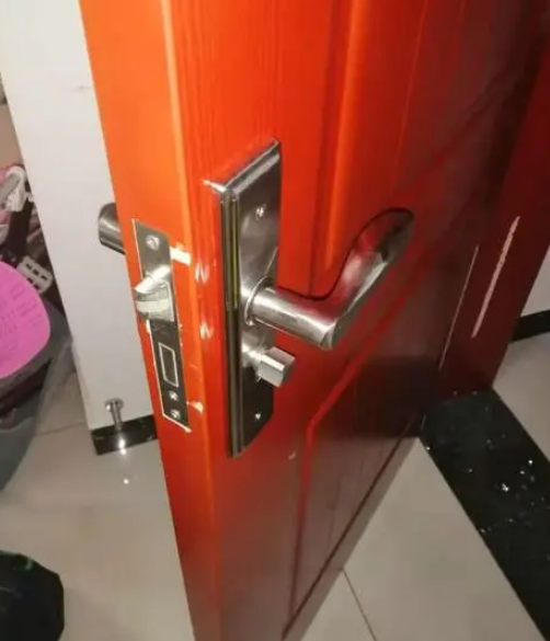 防盗门锁芯坏了怎么开锁？