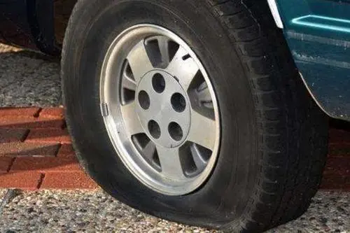 汽车轮胎频繁漏气怎么解决？