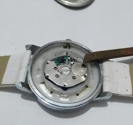 天梭手表如何换电池 手表换电池步骤有哪些